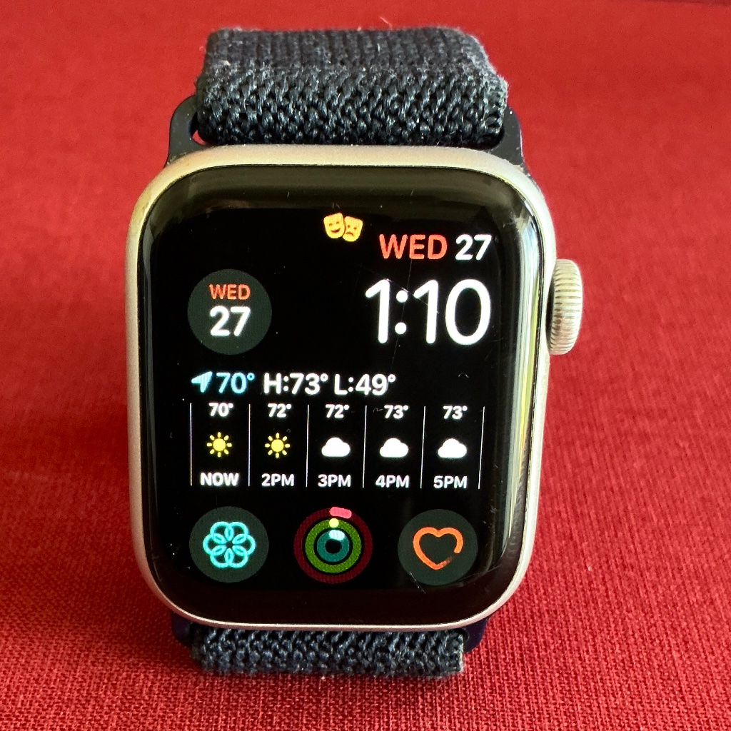 Apple Watch A2352 Se Silver Gps/Cell 40mm Nike All Original With Box